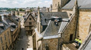 à vannes, artidrone innove en utilisant des technologies avancées pour révolutionner la surveillance et l'entretien préventif des bâtiments, assurant sécurité et durabilité.